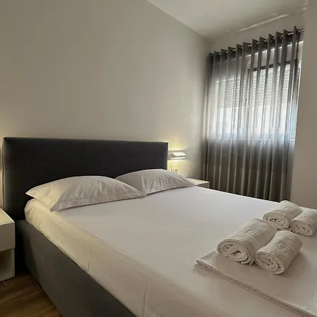 Aria's - Center شقة
